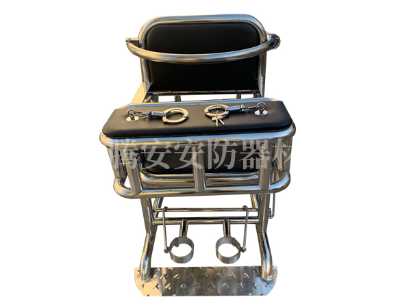 審訊椅打開關閉的使用技巧